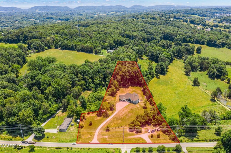 7820 E Emory Rd, Corryton, TN 37721