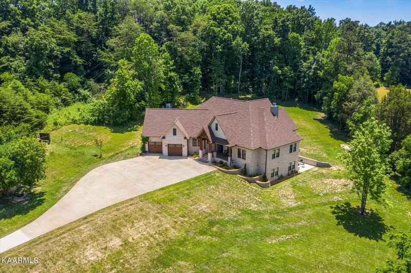 7820 E Emory Rd, Corryton, TN 37721