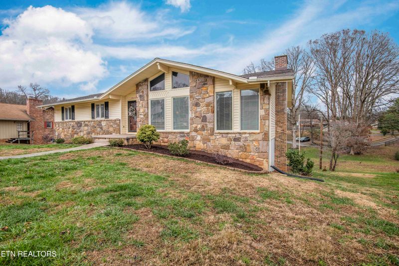 7820 Widdecomb Rd, Powell, TN 37849