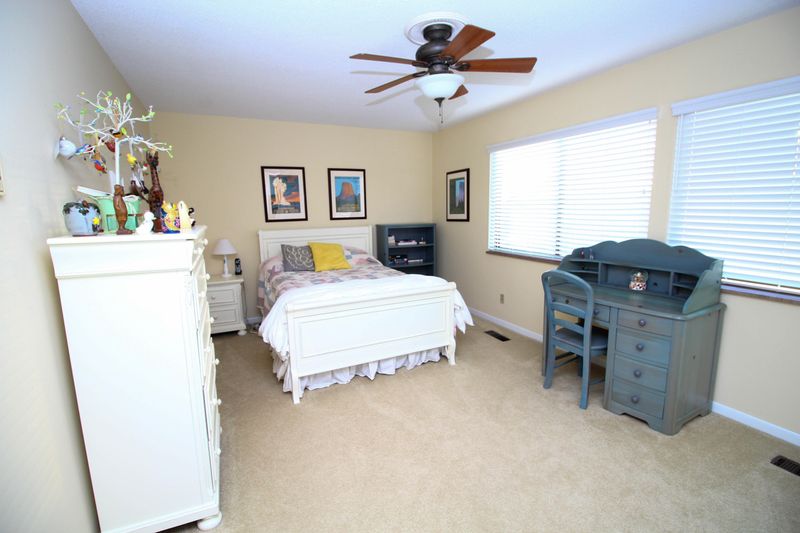 7821 Widdecomb Rd, Powell, TN 37849