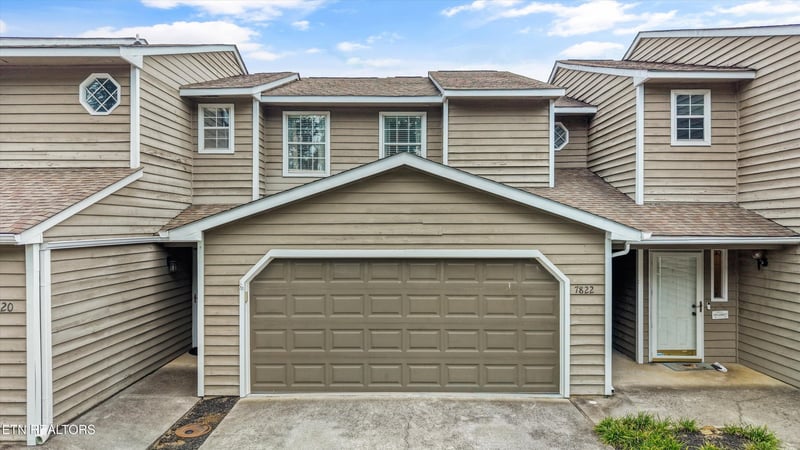 7822 Village Dr, Knoxville, TN 37919