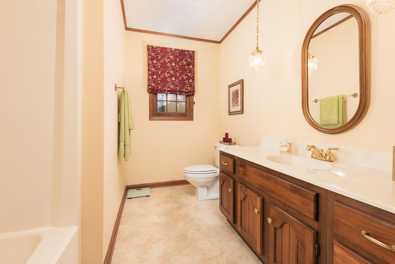 7825 Camberley Dr, Powell, TN 37849