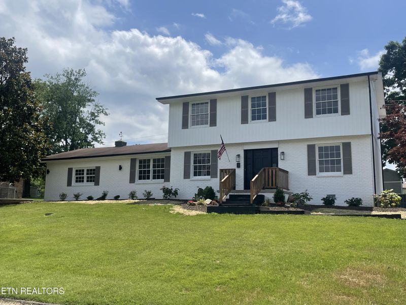7825 Widdecomb Rd, Powell, TN 37849