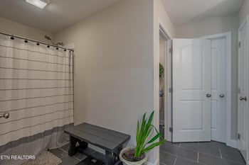 7826 Lake Mountain Ln, Knoxville, TN 37938