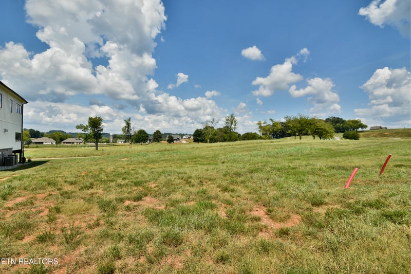 783 Black Bear Cir, Loudon, TN 37774