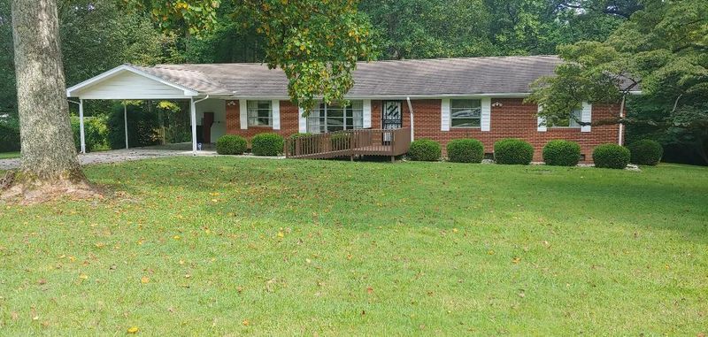 783 W Outer Dr, Oak Ridge, TN 37830