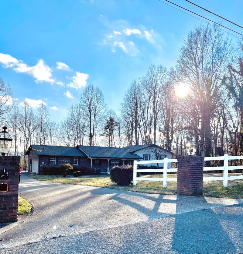 7837 Stanley Rd, Powell, TN 37849
