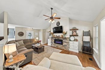 785 Harvest Meadows Dr, Kodak, TN 37764