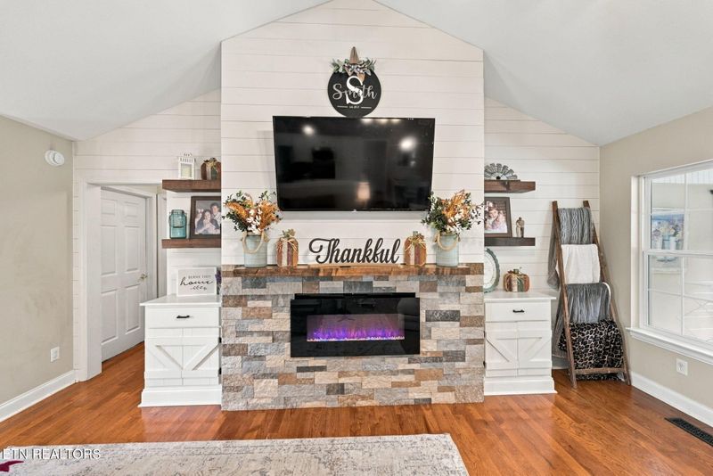 785 Harvest Meadows Dr, Kodak, TN 37764