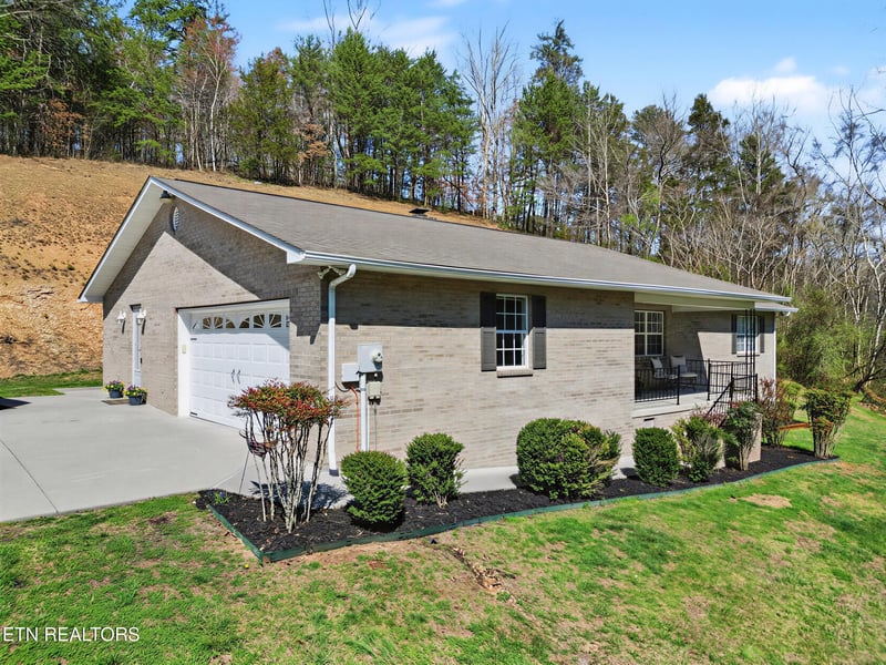 786 Pine Mountain Rd, Pigeon Forge, TN 37863