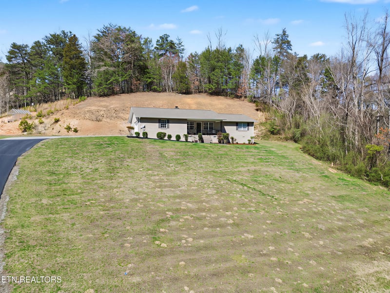 786 Pine Mountain Rd, Pigeon Forge, TN 37863