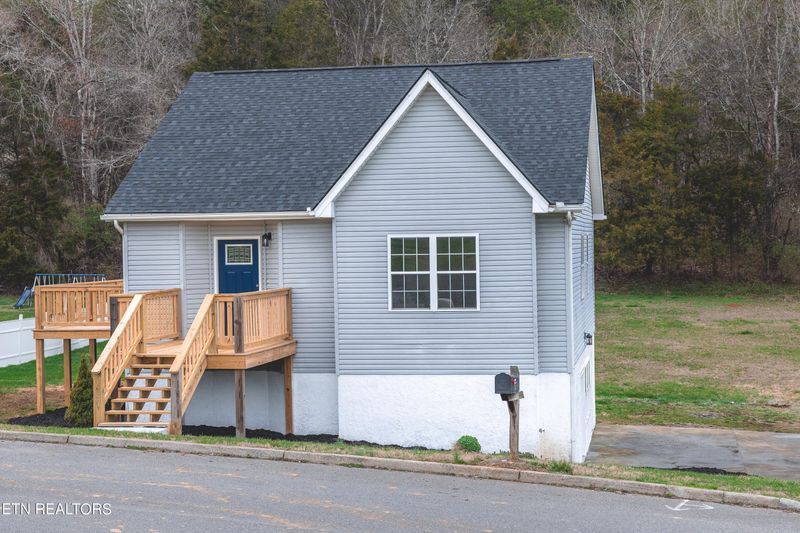 787 Harvest Meadows Dr, Kodak, TN 37764
