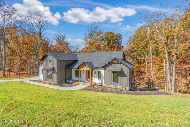 788 Blackberry Ridge Dr, Lenoir City, TN 37772