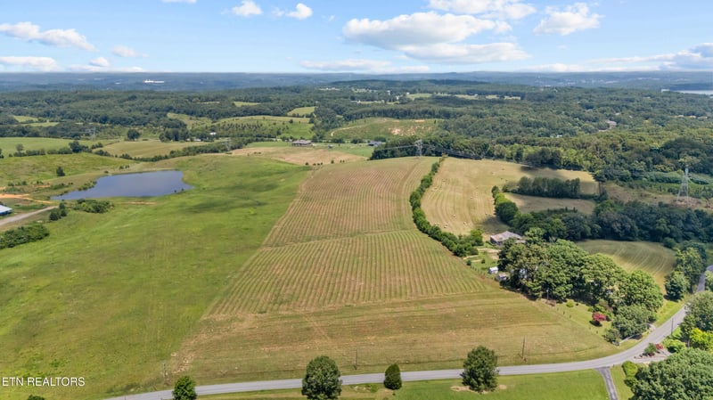 7883 Davis Ferry Rd, Loudon, TN 37774