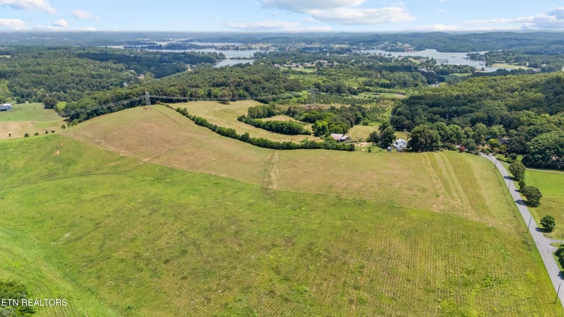 7883 Davis Ferry Rd, Loudon, TN 37774