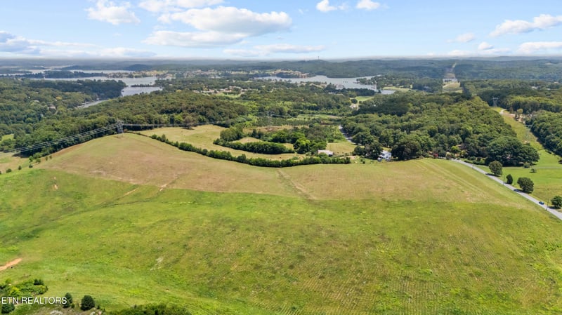 7883 Davis Ferry Rd, Loudon, TN 37774
