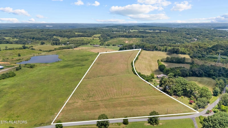 7883 Davis Ferry Rd, Loudon, TN 37774