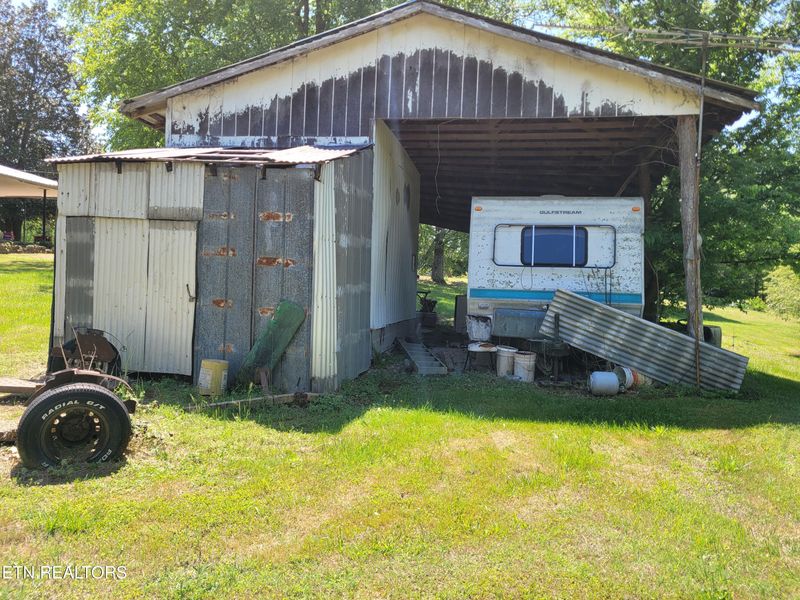 790 County Rd, Etowah, TN 37331