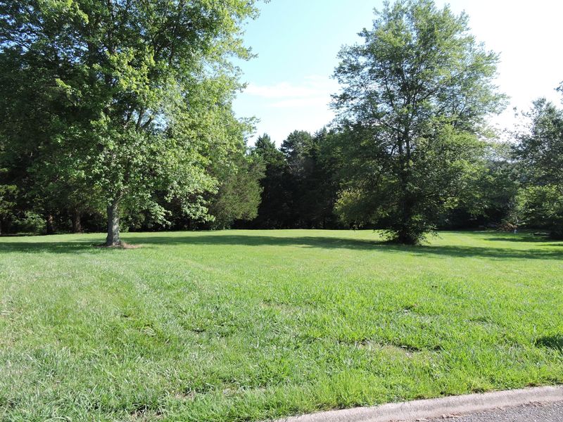 7900 Debra Dr, Knoxville, TN 37938