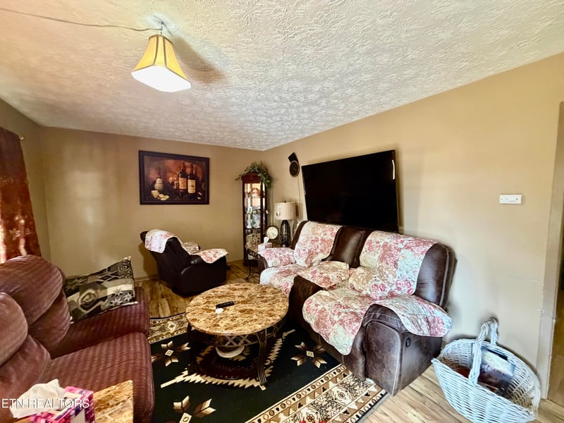 7900 Quail Run Rd, Knoxville, TN 37938