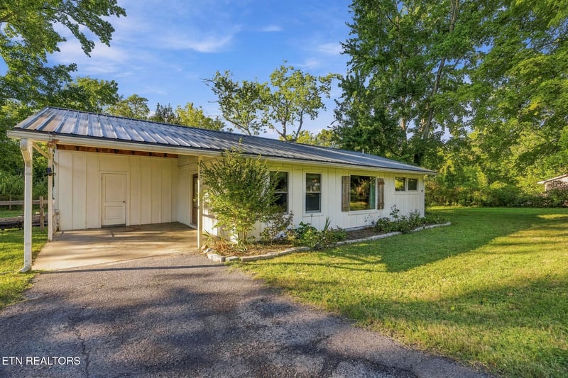7901 Westacres Dr, Knoxville, TN 37919