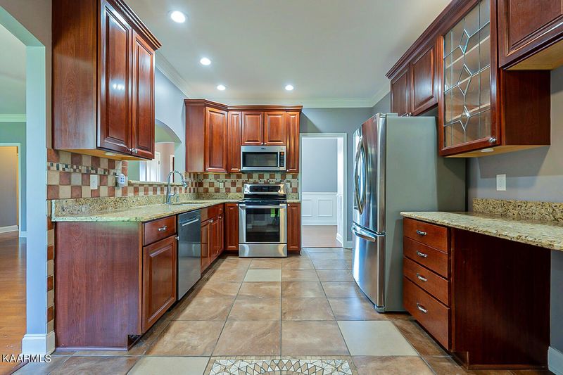 7905 Cedar Stone Ln, Powell, TN 37849