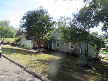 7905 Whitcomb Rd, Powell, TN 37849