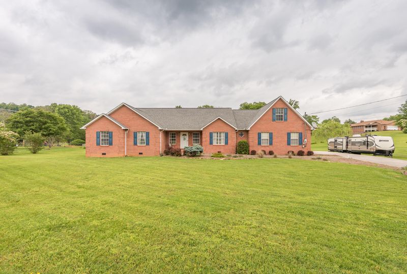7908 Campbells Point Rd, Corryton, TN 37721