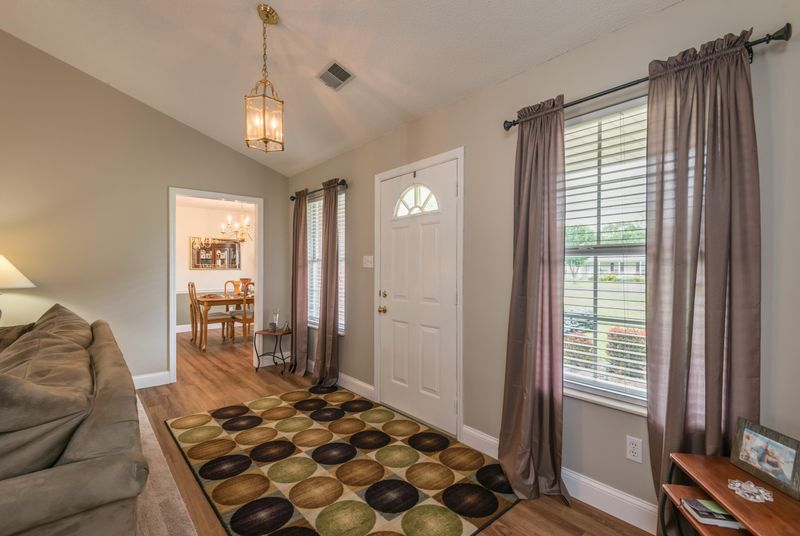 7908 Campbells Point Rd, Corryton, TN 37721