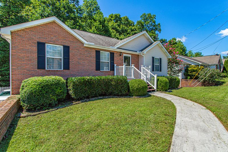 7909 Cody Ln, Knoxville, TN 37938