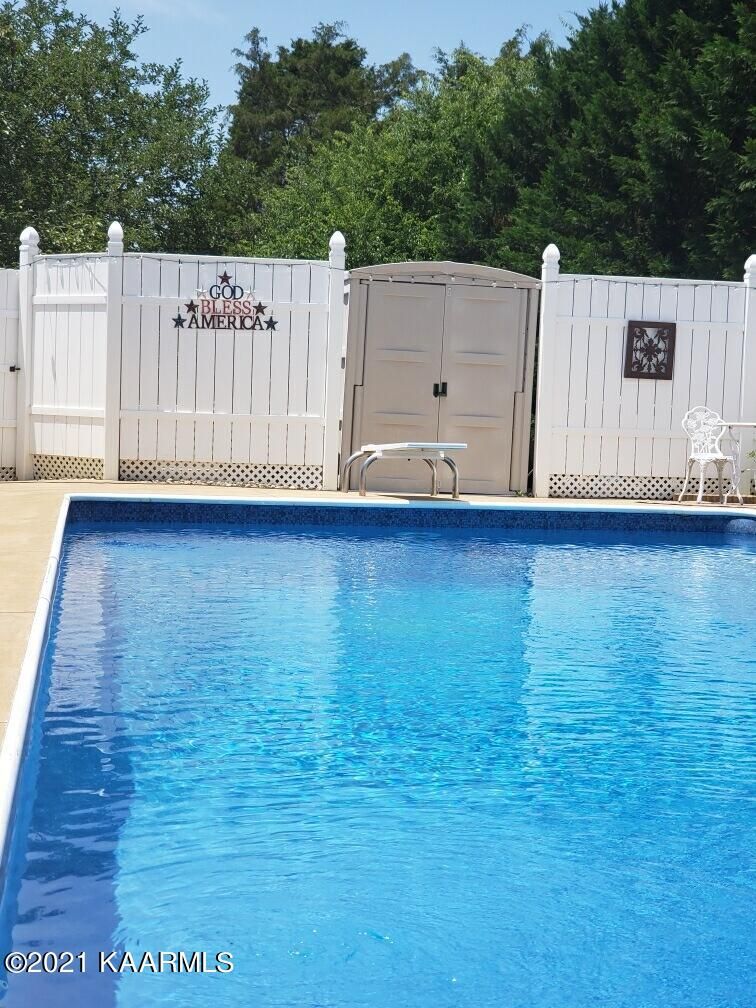 7909 Griffith Rd, Knoxville, TN 37938
