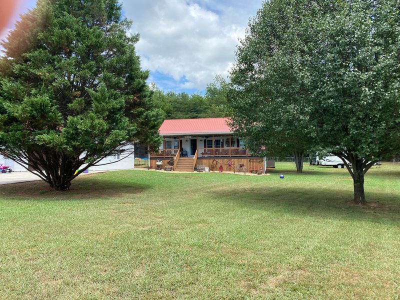 791 Old State Rd, Tellico Plains, TN 37385