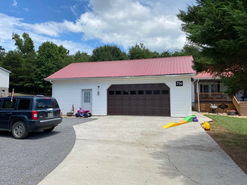 791 Old State Rd, Tellico Plains, TN 37385