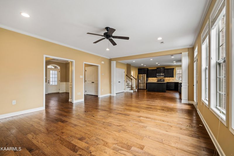 7910 Rustic Oak Dr, Knoxville, TN 37919