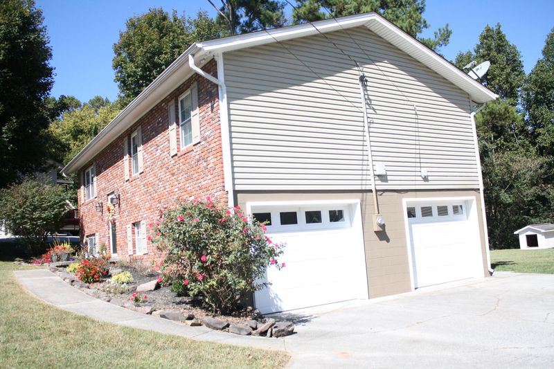7910 Tressa Cir, Powell, TN 37849