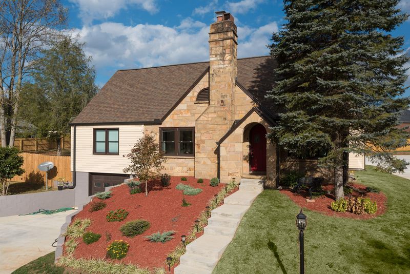 7912 Bishop Rd, Knoxville, TN 37938