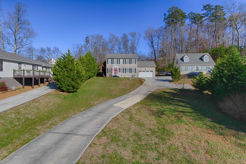 7912 Sharp Rd, Powell, TN 37849