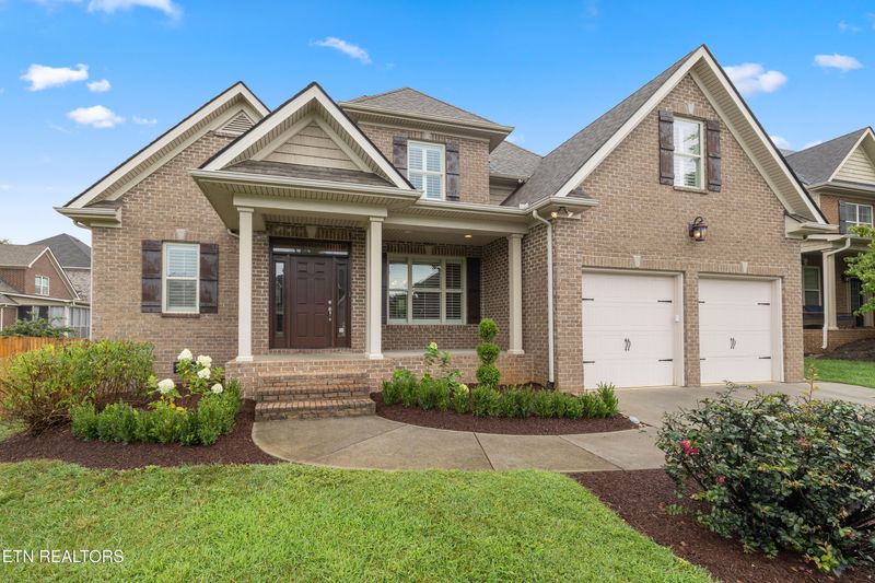 7913 Rustic Oak Dr, Knoxville, TN 37919