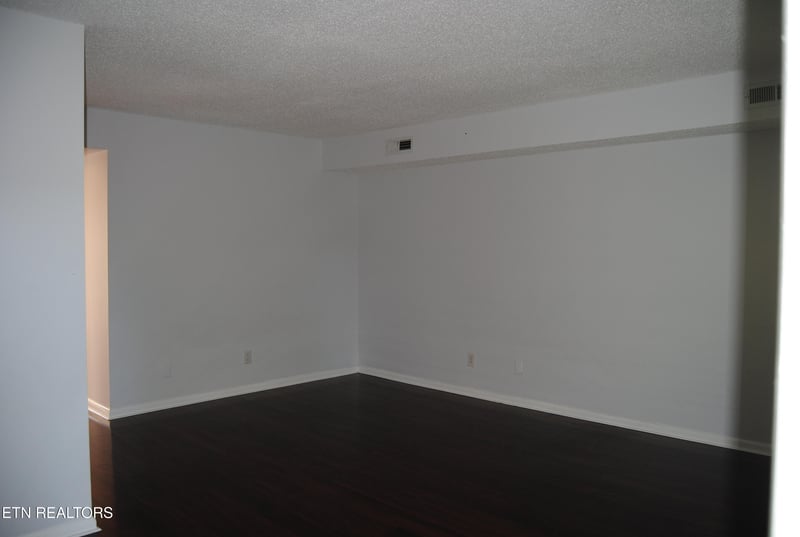 7914 Gleason Dr #1038, Knoxville, TN 37919