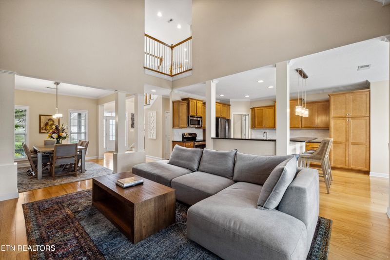 7914 Rustic Oak Dr, Knoxville, TN 37919
