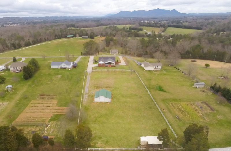 7915 Boruff Rd, Corryton, TN 37721