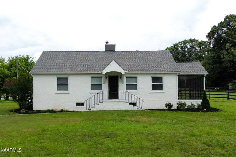 7915 Griffith Rd, Knoxville, TN 37938