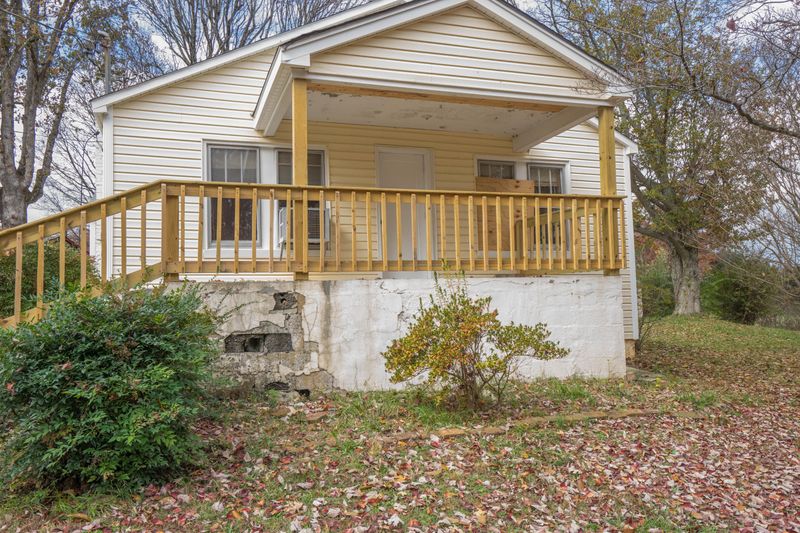 7915 Ridgeview Rd, Corryton, TN 37721