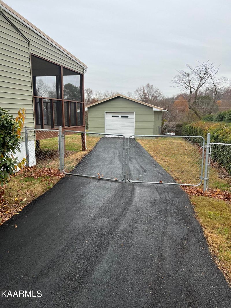 7916 Powell Heights Rd, Powell, TN 37849