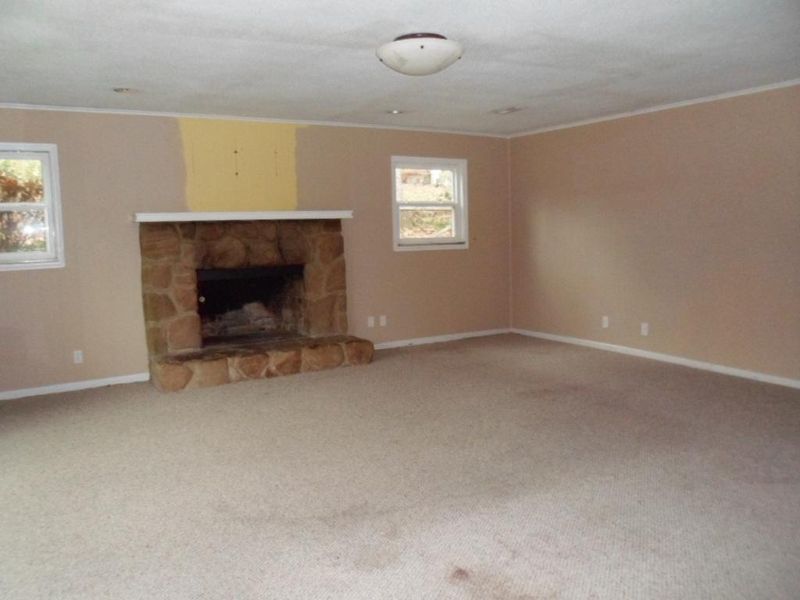 7920 Whitcomb Rd, Powell, TN 37849