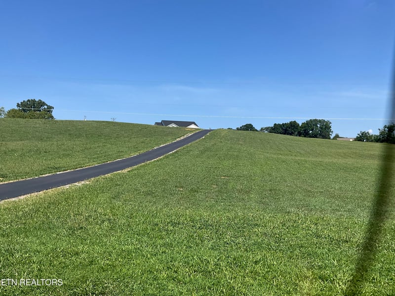 7921 Bud Hawkins Rd, Corryton, TN 37721