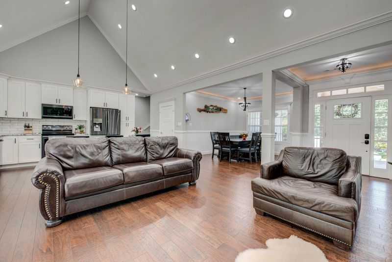 7921 Ewing Rd, Powell, TN 37849