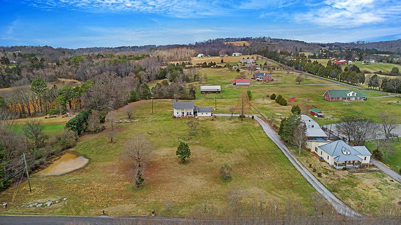 7922 Majors Rd, Corryton, TN 37721