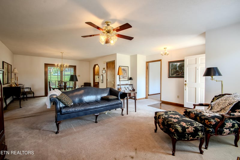 7923 W Cliff Dr, Knoxville, TN 37909