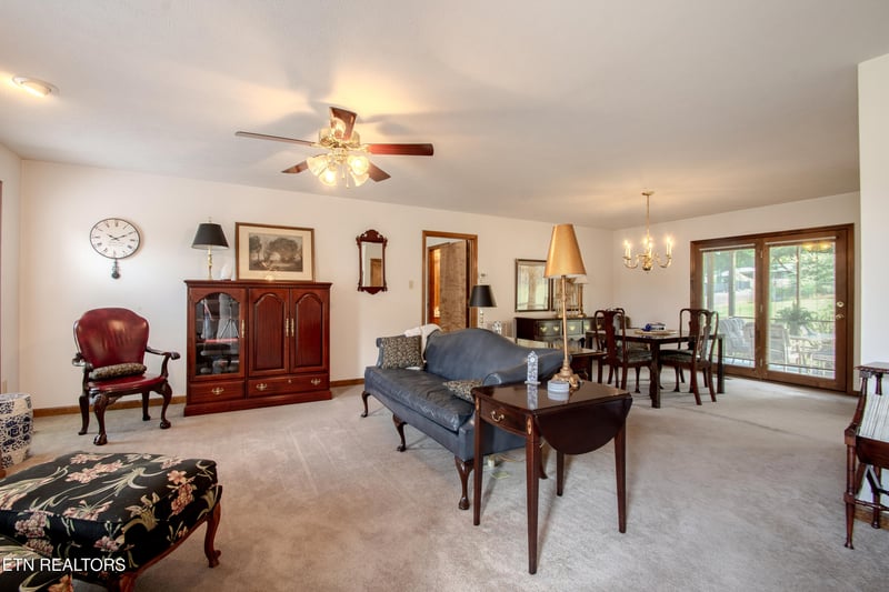 7923 W Cliff Dr, Knoxville, TN 37909